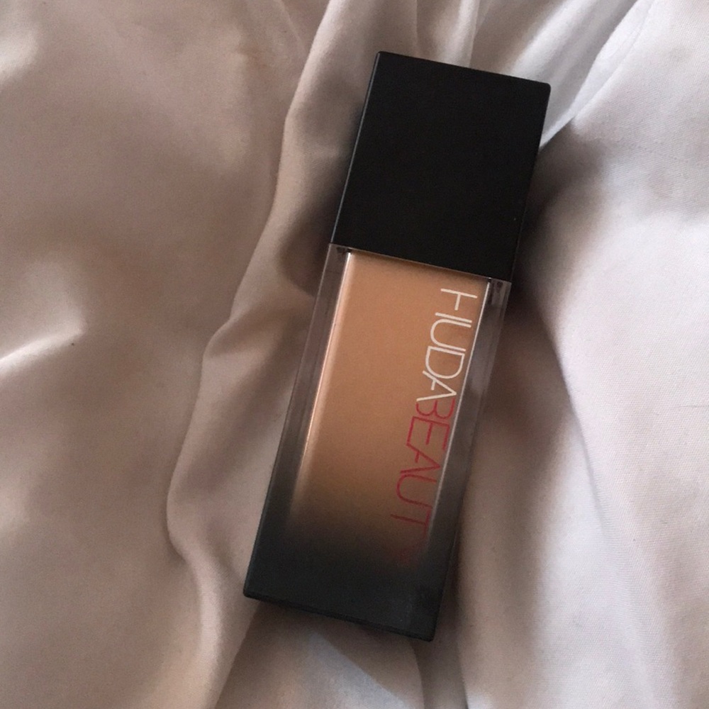 Huda Beauty Foundation! 💕